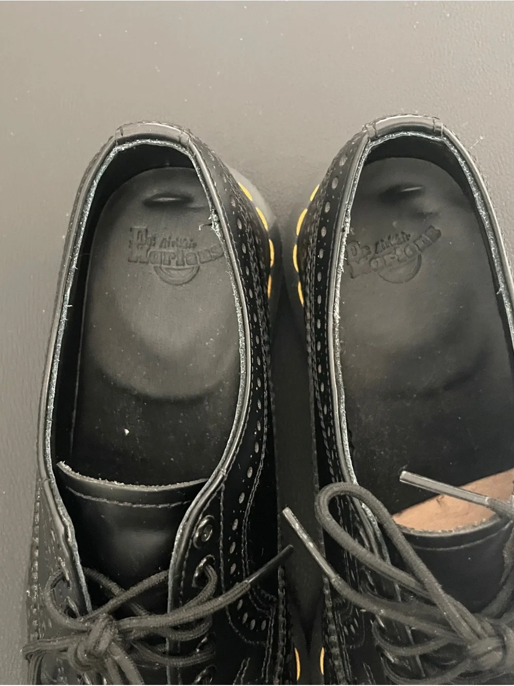 Dr. Martens Black Lace-Up 3989 Brogue